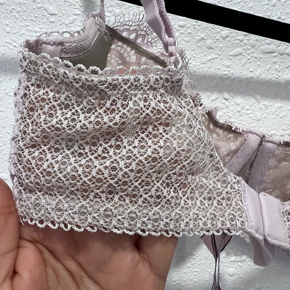 Victoria's Secret underwire balconette Delicate Lace Bra in Soft Pink 32D - Picture 4 of 10